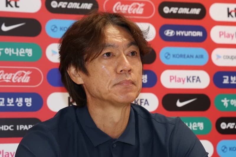 홍명보 감독, '월드컵 참사' 후 돌연 미국행…"청문회? 언젠가 이야기할 것"