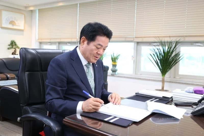 최대호 안양시장, 민선 9기 1호 결재 '시청사 부지 기업유치'…동안 경제·만안 행정 균형발전