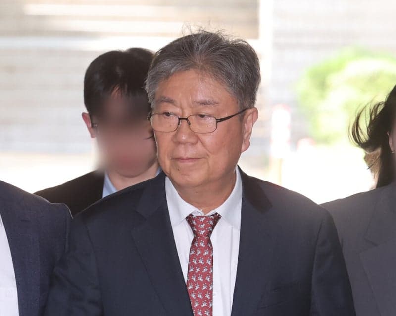 '尹 관저 이전 특혜' 김대기·이상민 재판 시작…종합특검 1호 기소