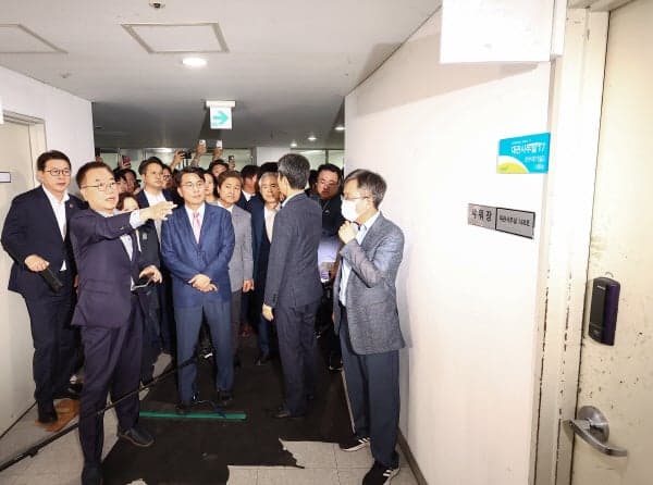국조특위, 올공 개표소 현장조사 “투표지 247만장 보존 확인”…CCTV 미비에 특검·재검표 목소리
