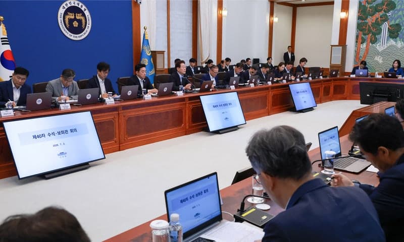 李대통령 "실업급여·고용보험 개선안" "의견 충분히 수렴" 강조…청년문화예술패스 확대 검토 지시