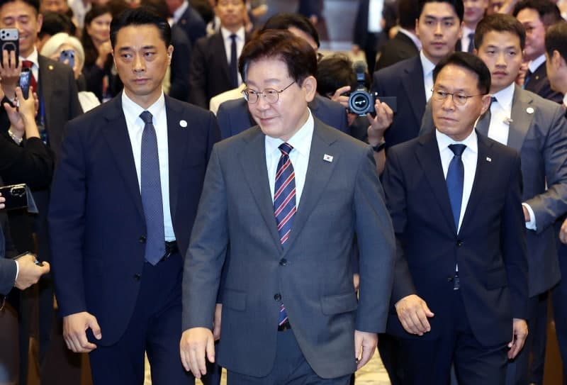 이 대통령, 與 원내지도부와 만찬 "국정과제 입법 속도 내달라" 당부
