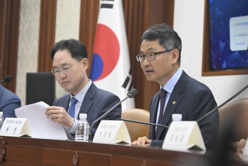 재경차관 "환율 쏠림 심화하면 즉시 시장안정조치 단행"…외환시장 24시간 운영