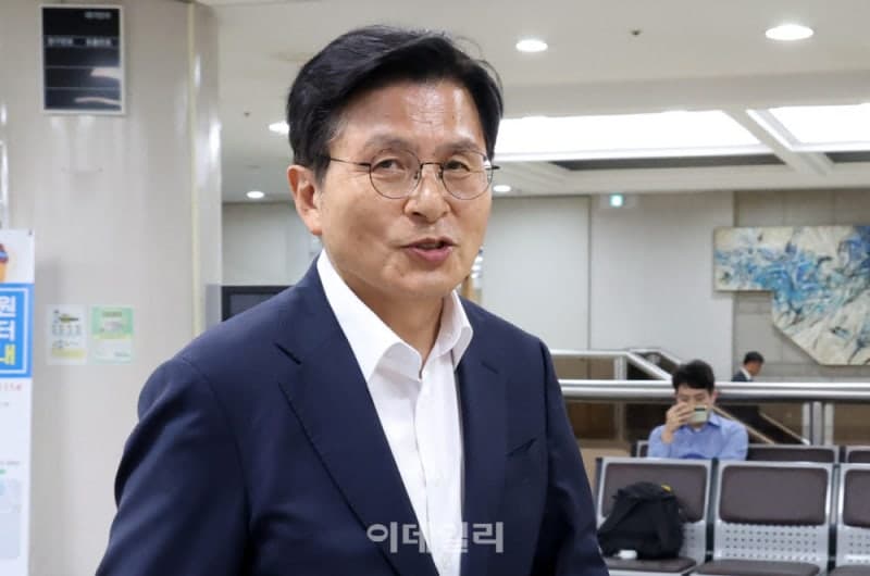 황교안 "SNS 글 내가 쓴 것 아냐"…'내란선동' 첫 재판서 혐의 부인