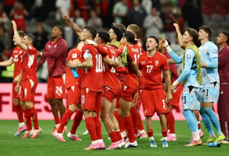 '엠볼로·은도이 연속골' 스위스, 알제리 2-0 제압…88년 만에 토너먼트 승리하며 4회 연속 16강 진출