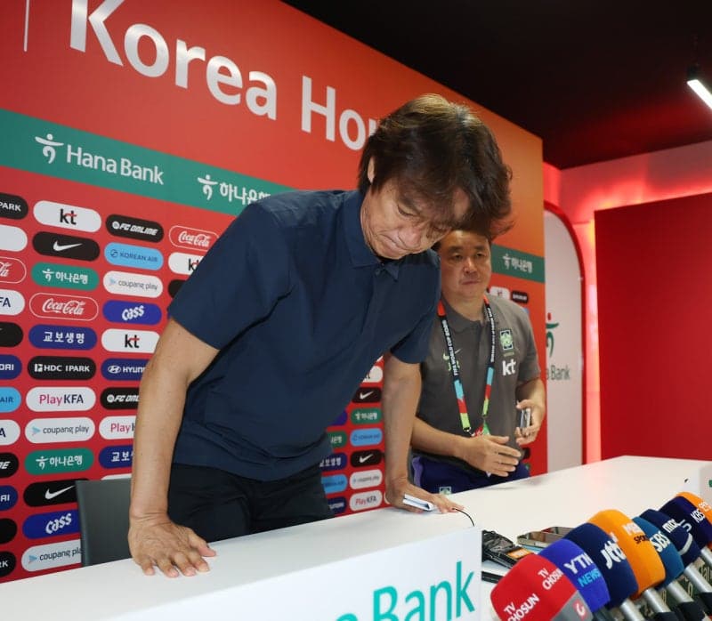 홍명보, 월드컵 참패 후 미국행…청문회 출석 촉구