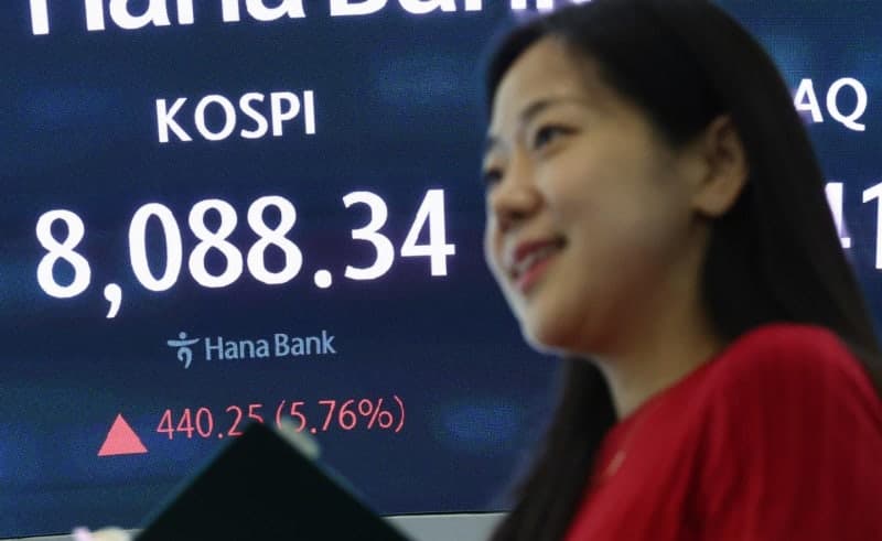 메타발 쇼크 하루 만에 코스피 8000선 회복, "AI 과잉투자 우려 과했나"