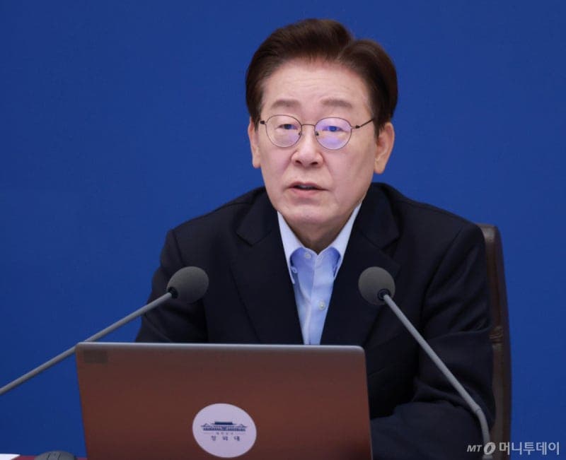 이재명 대통령 지지율 54%로 반등…민주 41% 국힘 26%
