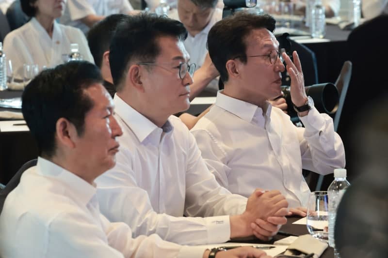 정청래 "보완수사권 폐지" 재차 강조, 정성호 "국회 논의"…민주당 '진실공방'