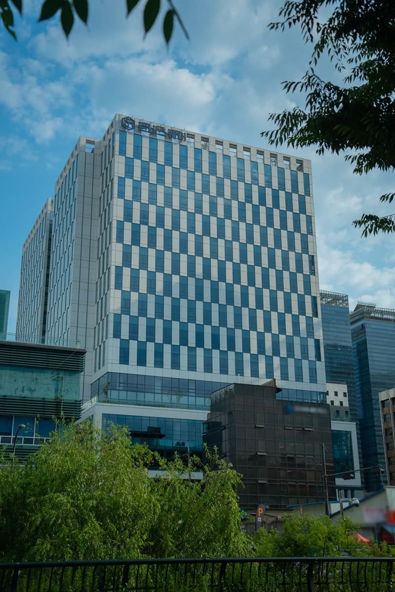 현대엔지니어링, 을지로3가 '르네스퀘어' 준공…CBD 두 번째 오피스 공급