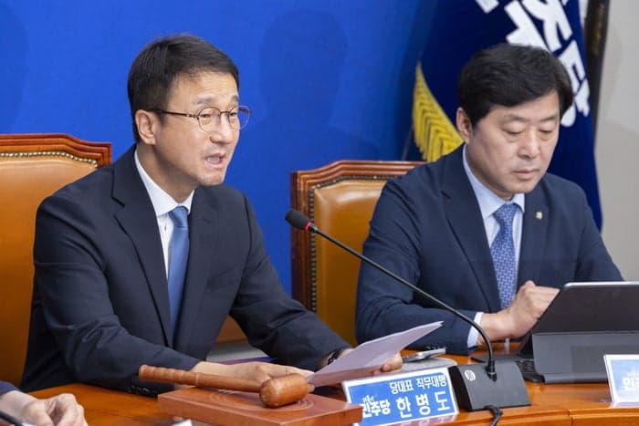 한병도, 5·18 언급하다 눈물 "인간이라면 장난·폄훼 안돼"