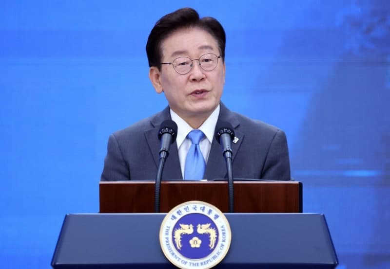 이 대통령, 3대 메가 프로젝트 지지율 수단 아냐