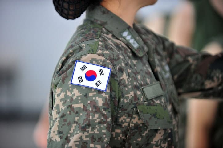 "이름까지 바꿨는데 또"…軍 부대 옮긴 여군, 상관이 알몸으로 덮쳐 성폭행 피해