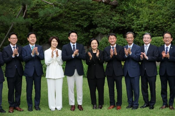 한 총리 "당정청·민간 '원팀'으로 3대 메가프로젝트 속도감 있게 추진"