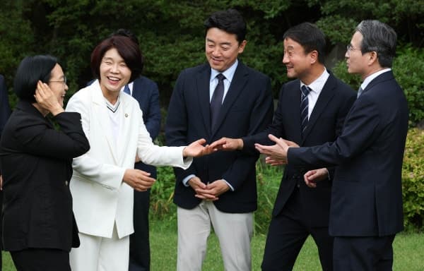 당정청, 미래대응기금 신설 및 3대 메가 프로젝트 가속화