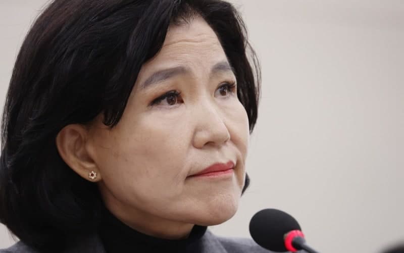 이진숙, '5·18 조롱' 배재고에 화환…학생들 사과 앞두고 "생각에 수갑 채워"