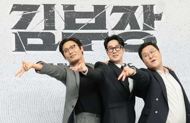 잘나가던 '김부장' 박태준 작가, '5분 23초' '부엉이바위' 등 '일베 의혹' 재점화