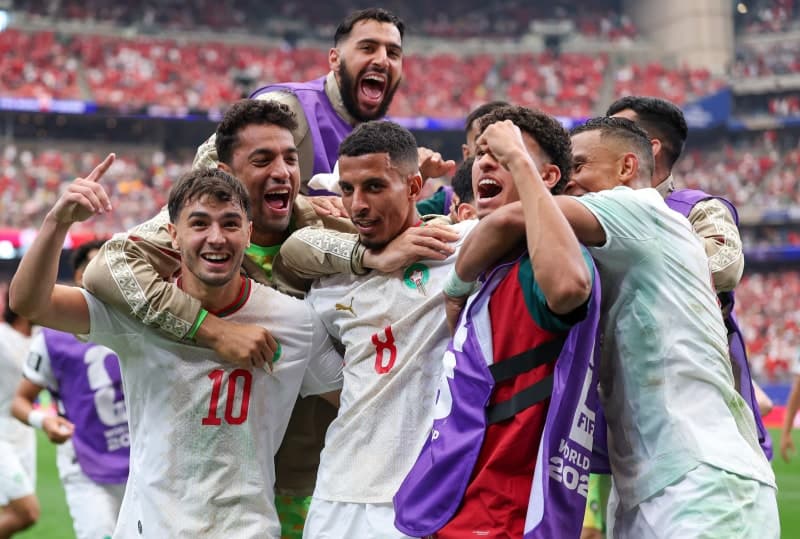 모로코, 캐나다 3-0 완파…'아프리카 최초 2회 연속 8강' 기염
