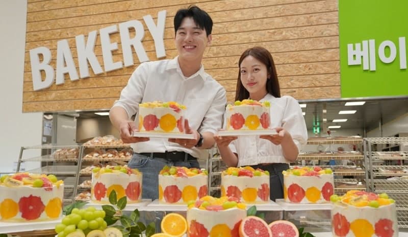 "과일만 1kg?" 신세계푸드, 3만원대 '생과일 한가득 케이크' 출시