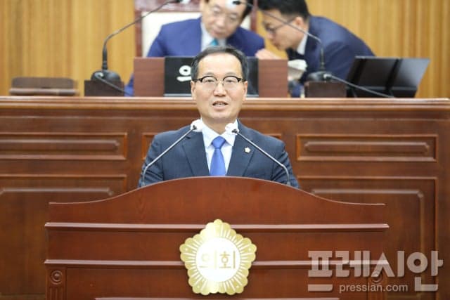 목포시의회, 민주당 의장단·상임위원장 '싹쓸이'…이형완 의장 선출