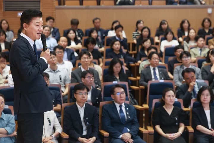 신용한 충북지사 "실천하고 책임지는 민선9기 도정 만들 것"