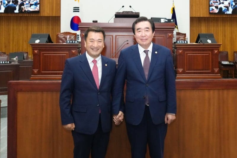 경주시의회, 전반기 의장 임활·부의장 최재필 선출