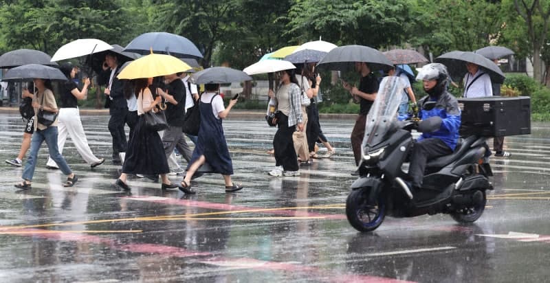 수도권 집중호우, 전국 찜통더위…변덕 장마