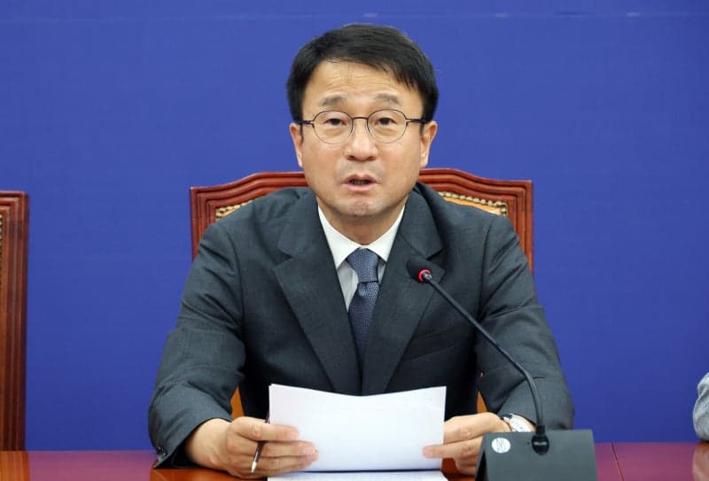 '가짜뉴스 방지' vs '입틀막법'…개정 정통망법 시행 첫날 여야 충돌