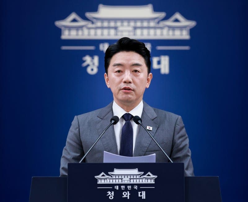이 대통령 "캐나다 잠수함 사업, 기대했던 결과 얻지 못했지만…K-방산의 도전은 계속"