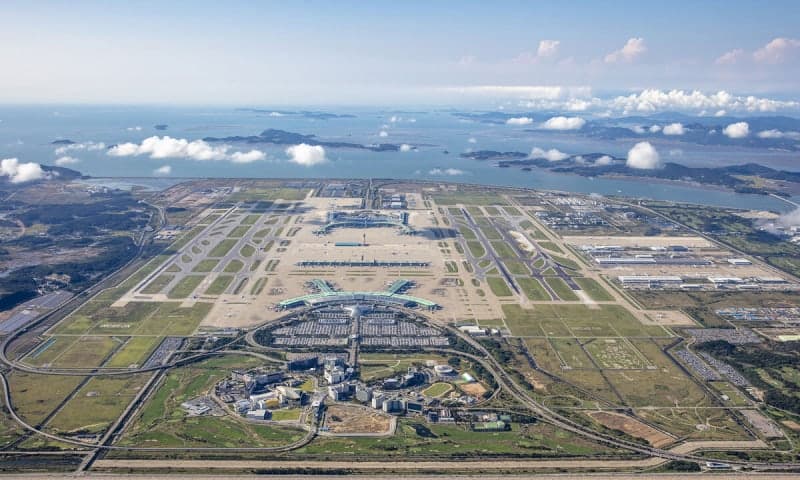 인천공항, 개항 25년 만에 누적 여객 10억 명 돌파…글로벌 '최단기' 기록