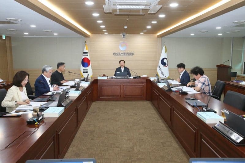 방미통위, KBS 이사 4명 임명 제청… 새 사장 뽑을 이사회 '8인 과반' 턱걸이 출발