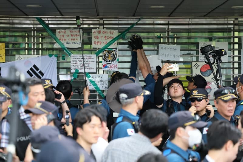 '국조특위 조사 방해' 60대 구속 송치…개표소 봉쇄 관련 구속 피의자 2명