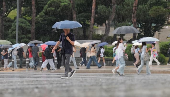 윤호중 장관, "밤사이 강한 비 온다"…7개 시·도에 현장관리관 파견 지시