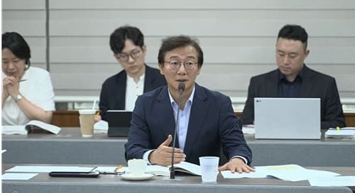 전재수 "낙동강 제방 쌓아 부지 확보…동서 격차 해소 도구로"