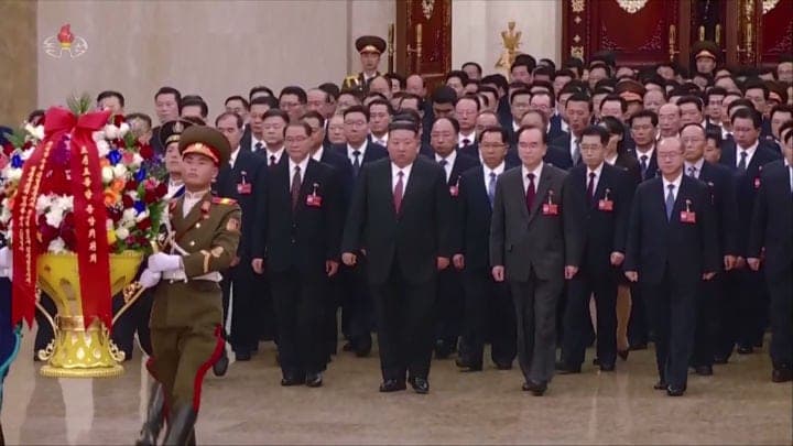 김정은, 김일성 사망 32주기 맞아 금수산태양궁전 참배