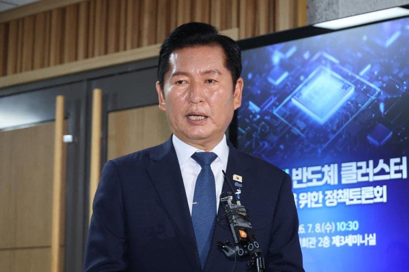 정청래, 당대표 선호투표 논란에 "당헌당규 위반이면 못 해"