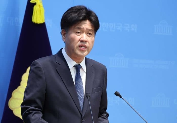 김용, 민주 최고위원 출마…"당안팎 불협화음과 권력투쟁 끊어내야"