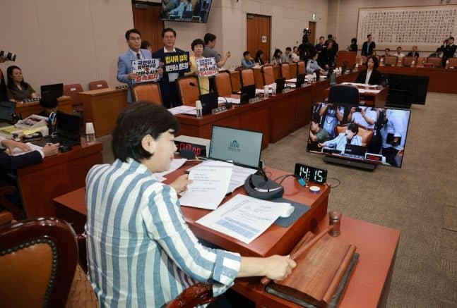 국민의힘, 법사위 항의 방문…"상임위 독단 운영·보완수사권 폐지 규탄"
