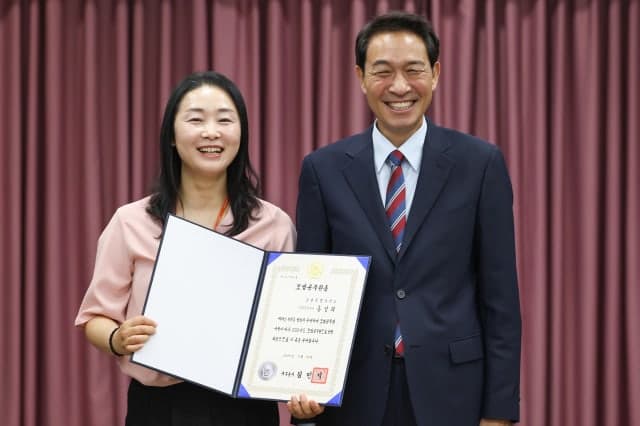 강원특별자치도, 상반기 모범공무원 8명 포상…“국비 10조 열고 산지 규제 풀고”