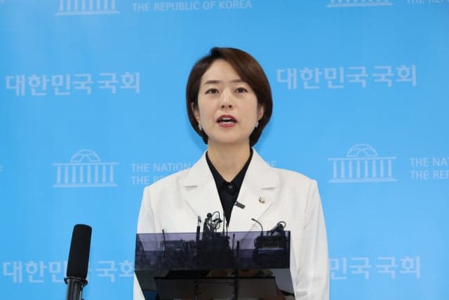 고민정, 당대표 출마 선언 "젊은 민주당, 문재인 계승·이재명 뒷받침 민주당 만들겠다"
