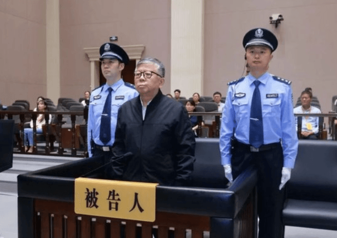 30년간 뇌물 5000억 챙긴 中 공무원 '사형' 선고...전재산 몰수
