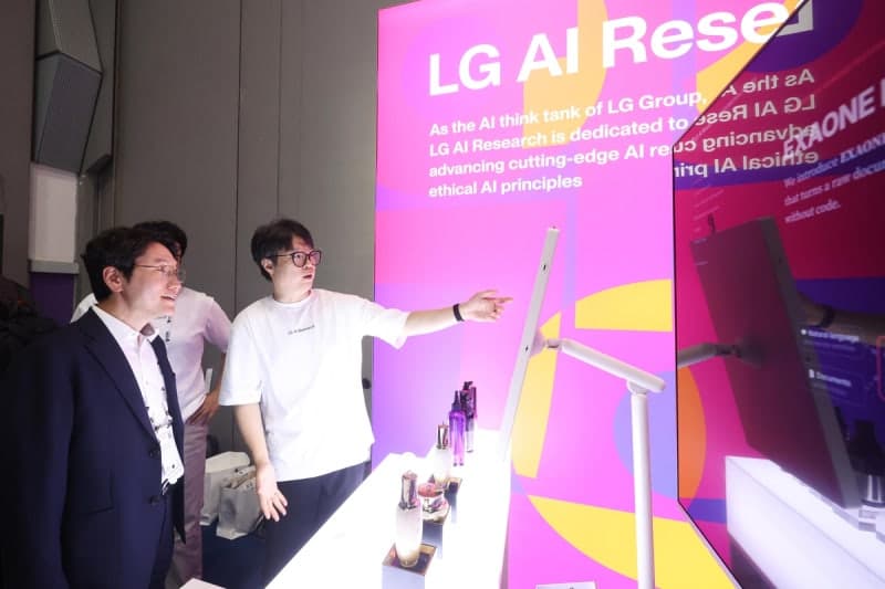 LG 엑사원, AI로 하루 만에 '탈모약' 신소재 찾고 산업 혁신 사례 대거 공개