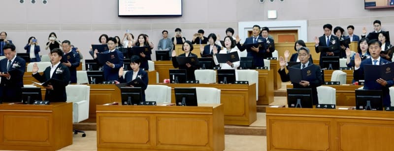남종섭 경기도의회 의장 "도민이 자랑스러워하는 의회 만들겠다"…지방의회법 제정 총력