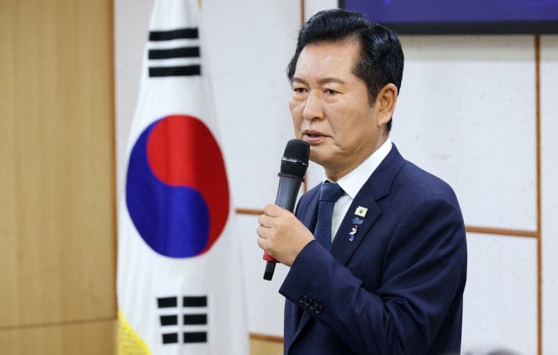 정청래 "당원들은 네거티브 싫어해…때리면 맞겠지만 가끔 정당방위는 할 것"
