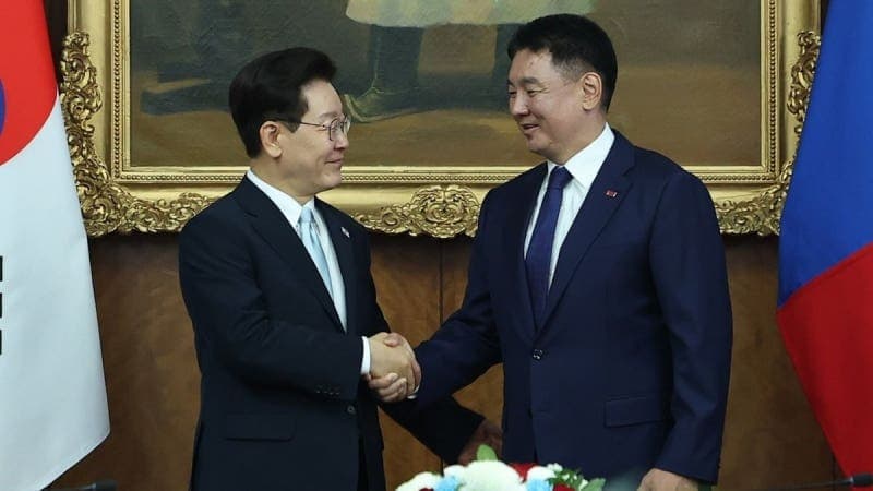 李대통령 "한몽 황금시대 같이 열자"…몽골 대통령 "韓은 제3의 이웃"