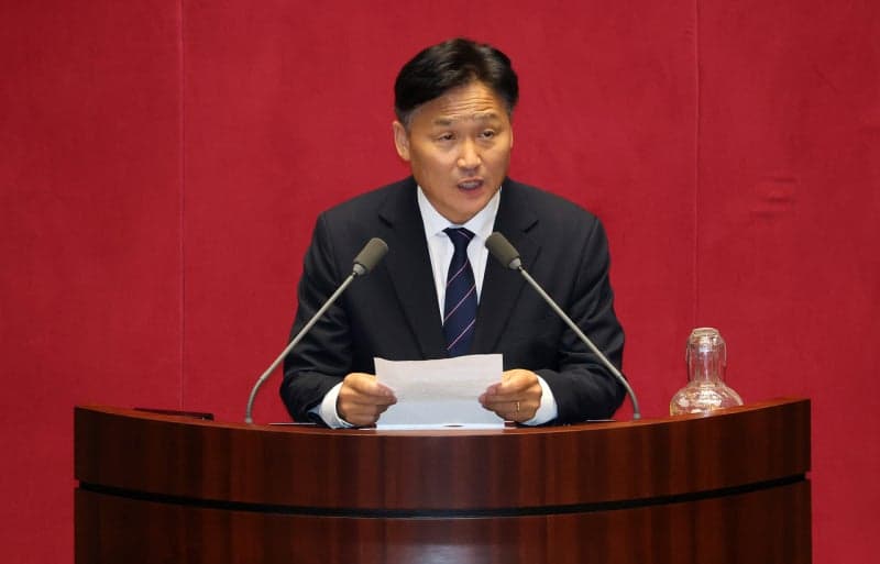 與 김영진 "이성윤, 최고위원이 김민석 낙선 운동…사퇴 후 비판이 바람직"