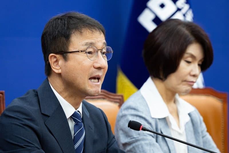 한병도, 장동혁 '재명아 싸우자' 피켓에 "제1야당 대표 맞나, 서글퍼"