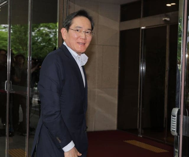 “삼성의 보이지 않는 곳서 고생” 이재용, 수행원 없이 청소 근로자 빈소 찾아