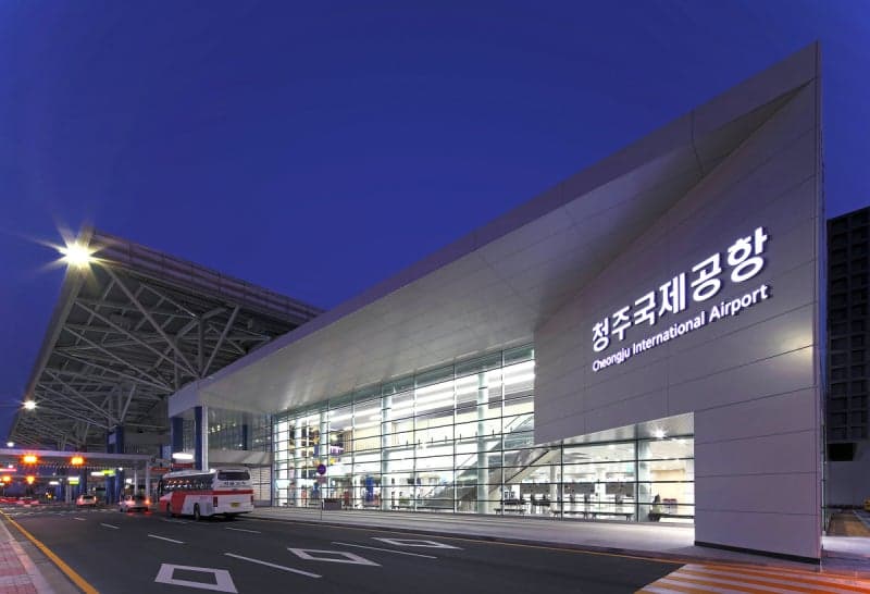 청주공항, 중동발 고유가 뚫고 '고공비행'…상반기 이용객 255만명 돌파