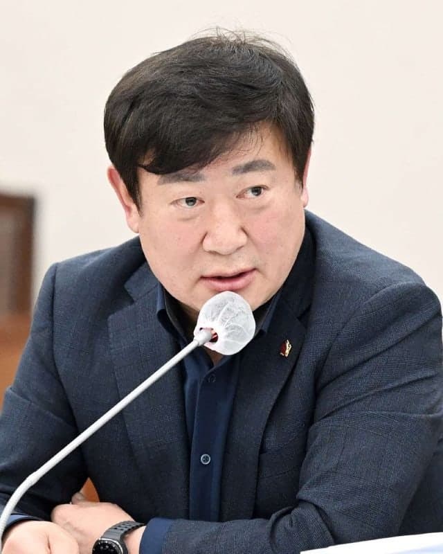 강무길 부산시의회 의장, 비서실장에 이복조 전 원내대표 '깜짝' 발탁